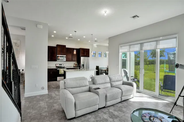 Residence photo 9