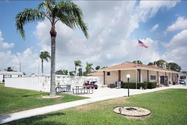 Residence photo 51