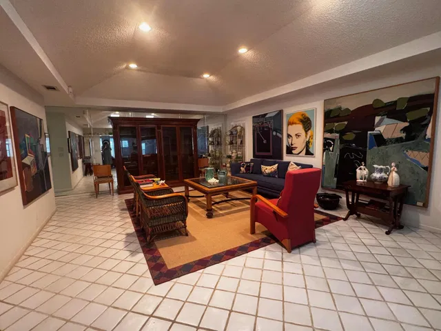 Eastpointe Country Club Residence photo 4