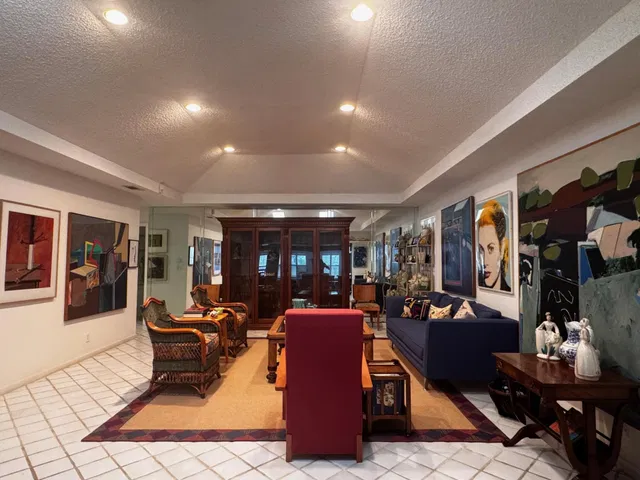 Eastpointe Country Club Residence photo 5