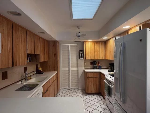 Eastpointe Country Club Residence photo 8