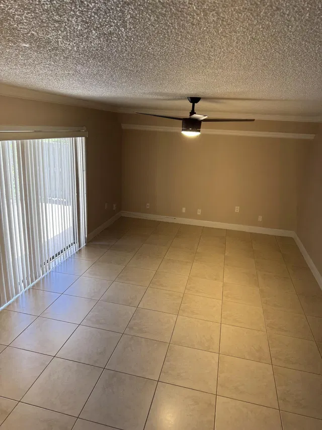  Residence photo 4