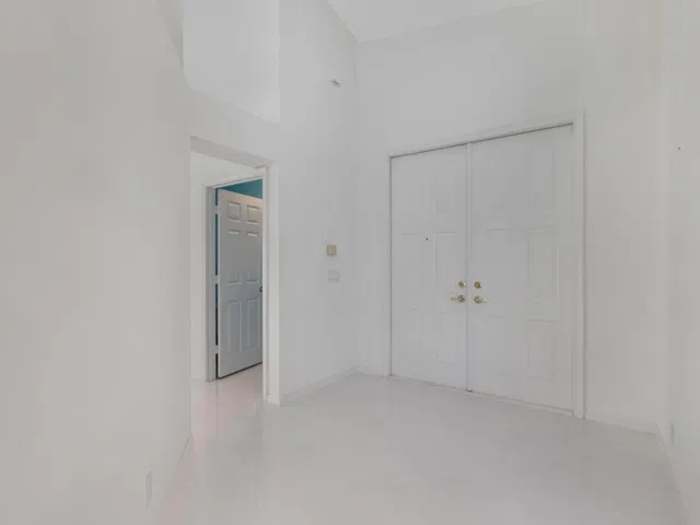 Residence photo 4