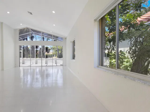 Residence photo 5