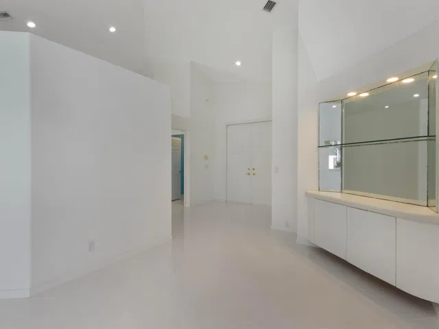 Residence photo 6