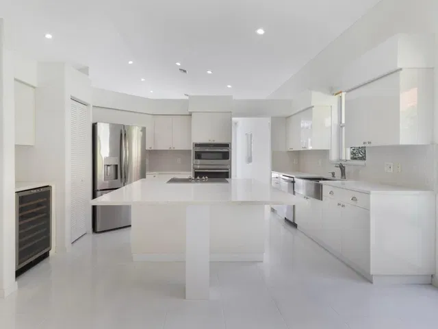 Residence photo 12