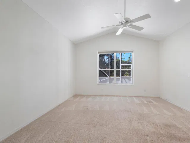 Residence photo 19