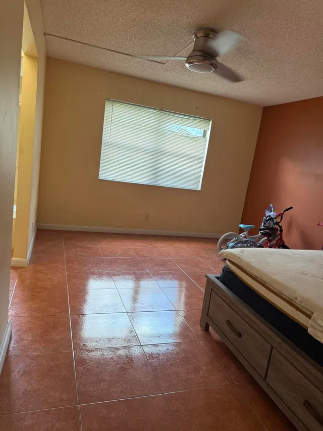 Unit 110 photo 6