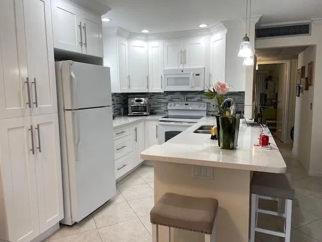 Unit 148 photo 5