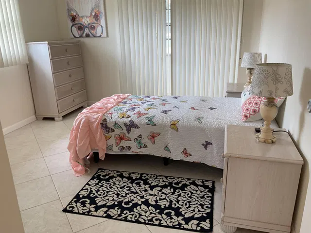 Unit 148 photo 15