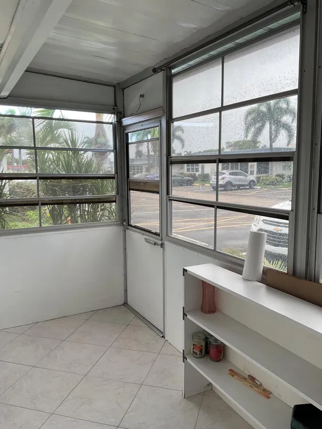 Unit 148 photo 21