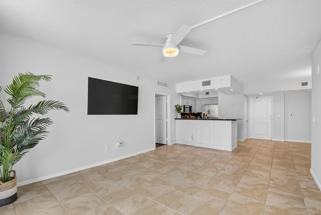 The Metropolitan Unit 307 photo 12