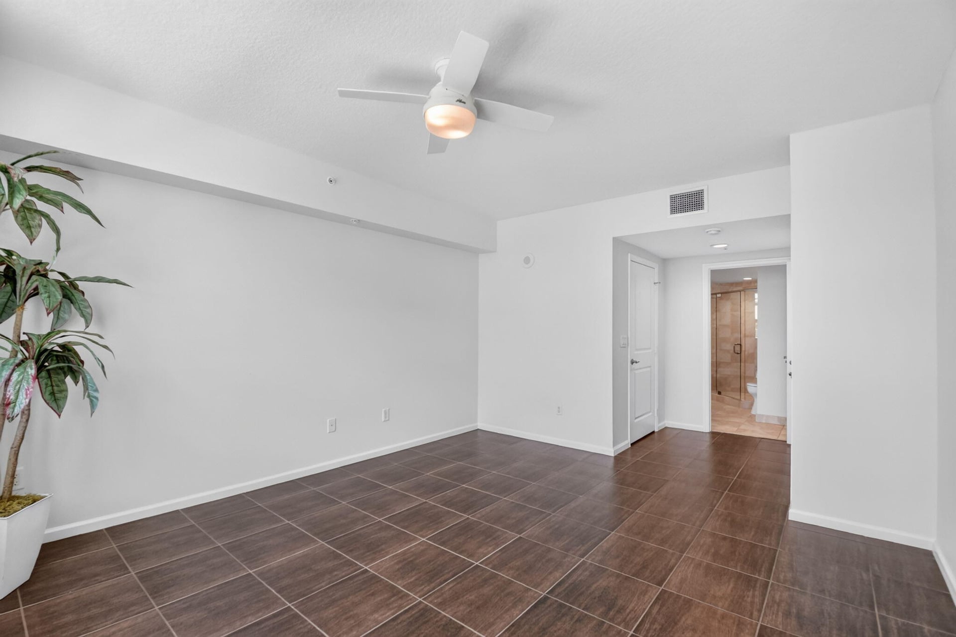 The Metropolitan Unit 307 photo 26