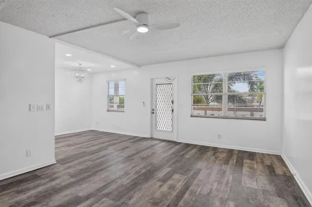 Residence photo 9