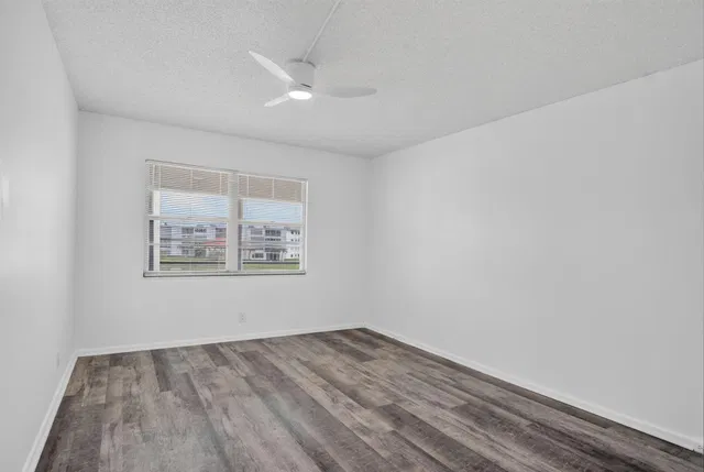 Residence photo 12