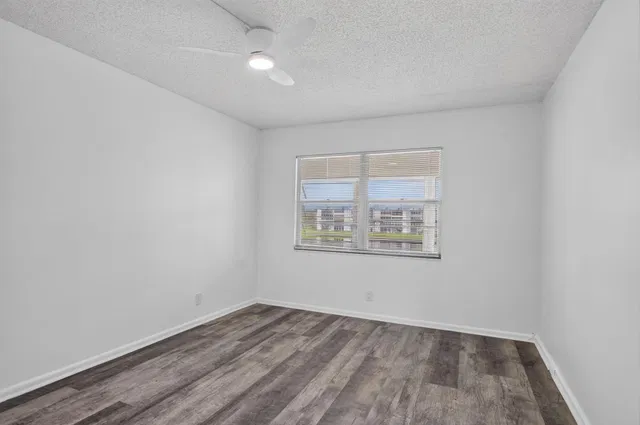 Residence photo 13