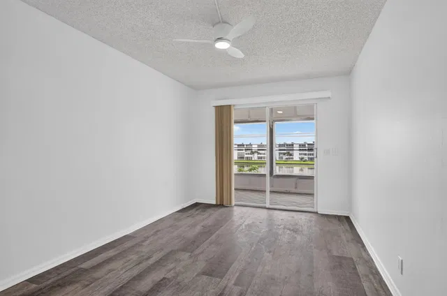 Residence photo 17