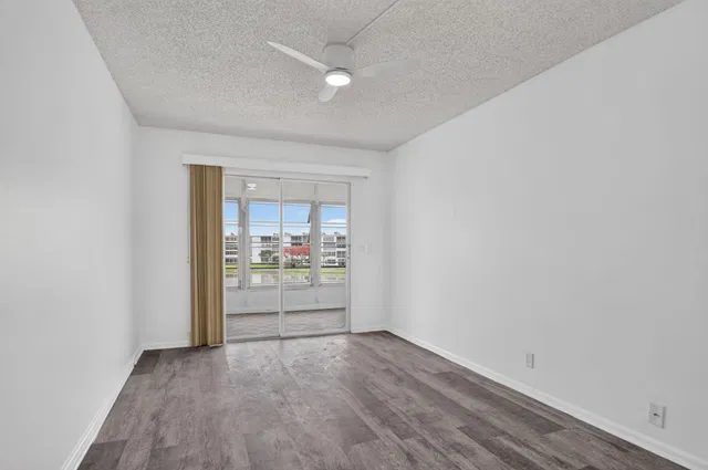 Residence photo 18