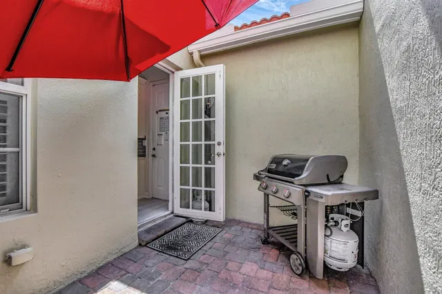  Residence photo 16