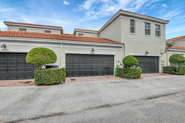  Residence photo 35