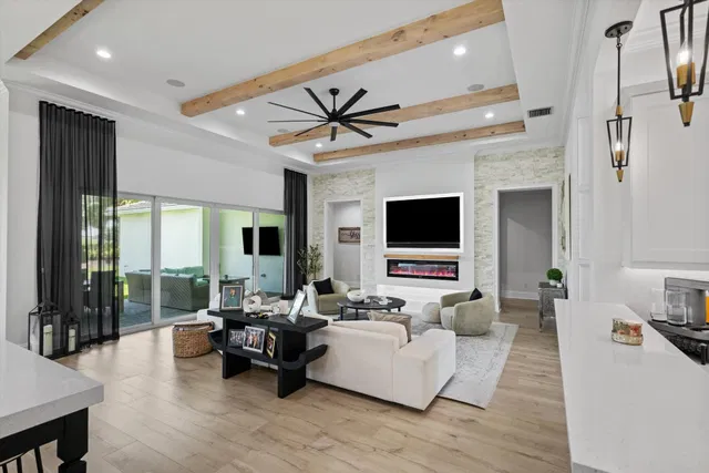  Residence photo 26