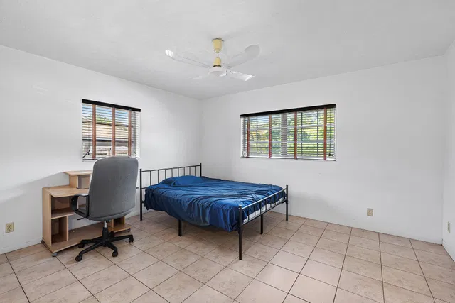 Residence photo 16