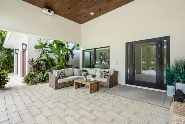  Residence photo 4
