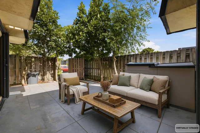  Residence photo 6
