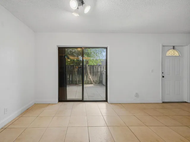  Residence photo 14