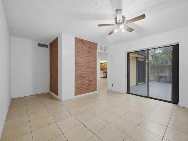 Residence photo 21