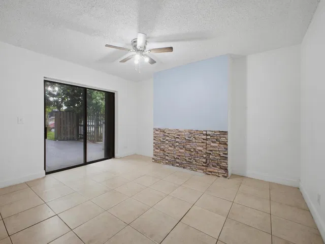  Residence photo 22
