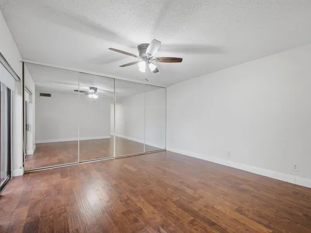  Residence photo 35