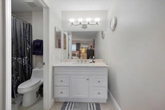 Unit 232 photo 15