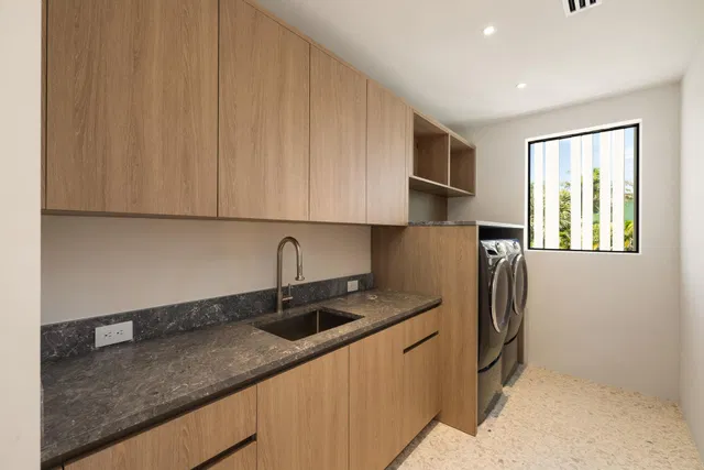 Residence photo 35