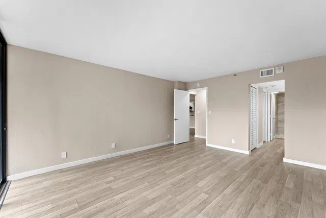 Unit 207 photo 10