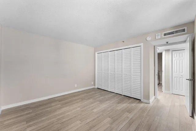 Unit 207 photo 13