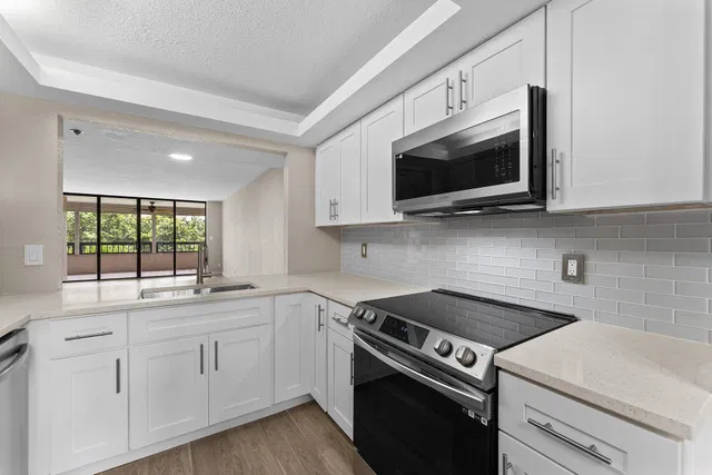 Unit 207 photo 17