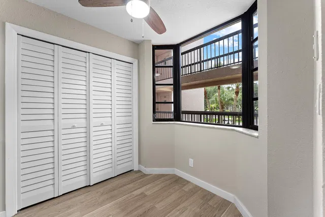 Unit 207 photo 19