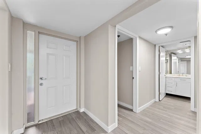 Unit 207 photo 20