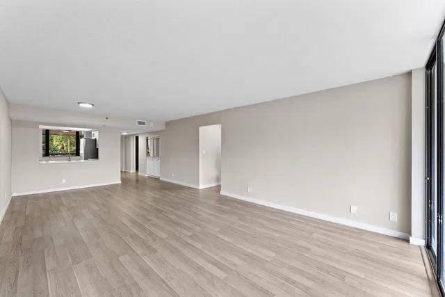Unit 207 photo 24