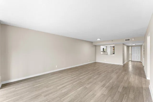 Unit 207 photo 25