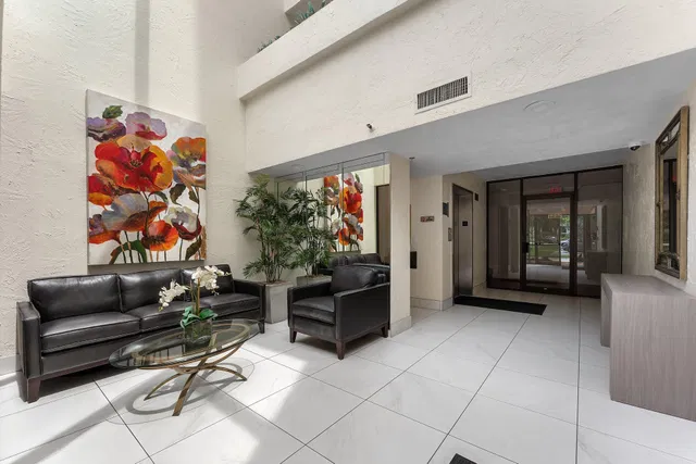 Unit 207 photo 29
