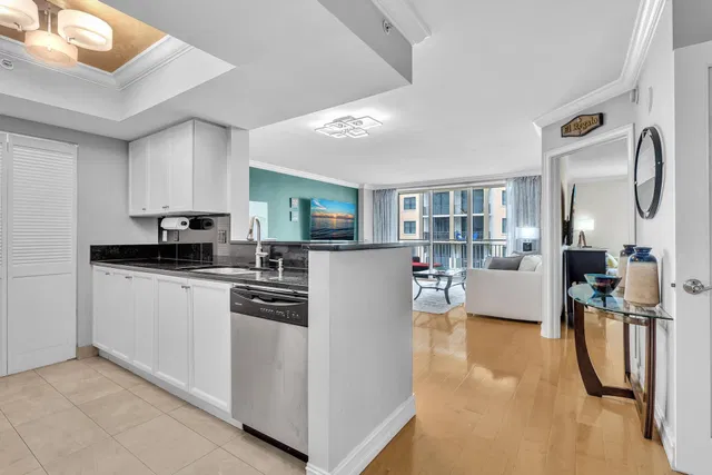 Townsend Place Unit 637 photo 3