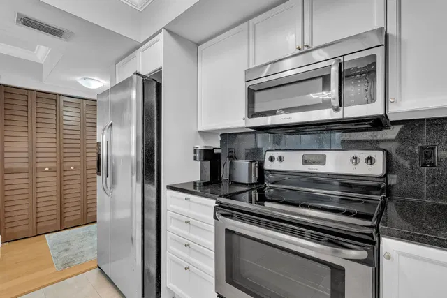 Townsend Place Unit 637 photo 8