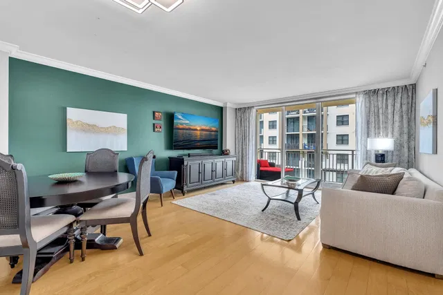 Townsend Place Unit 637 photo 11