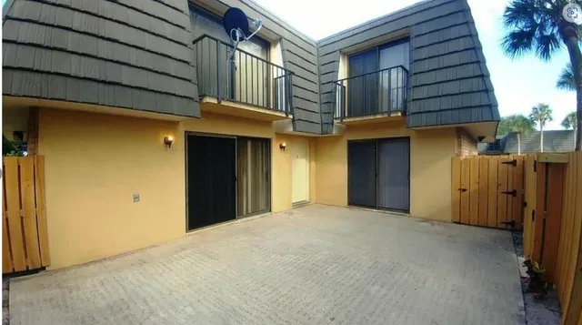 Residence photo 2