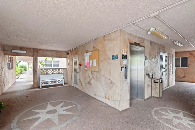  Unit 403 photo 5