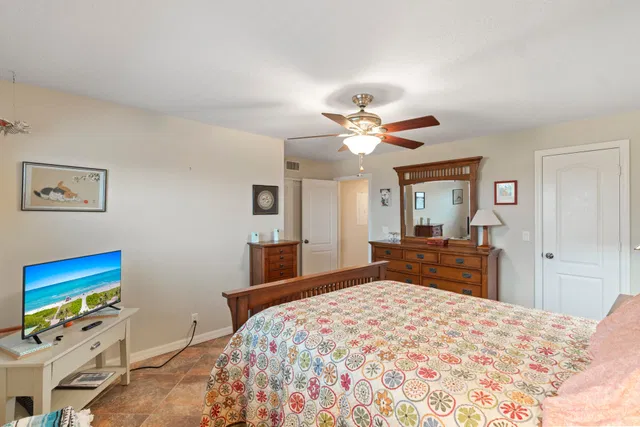  Unit 403 photo 24