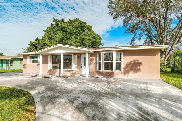 Residence photo 3