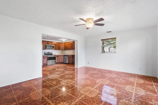 Residence photo 6